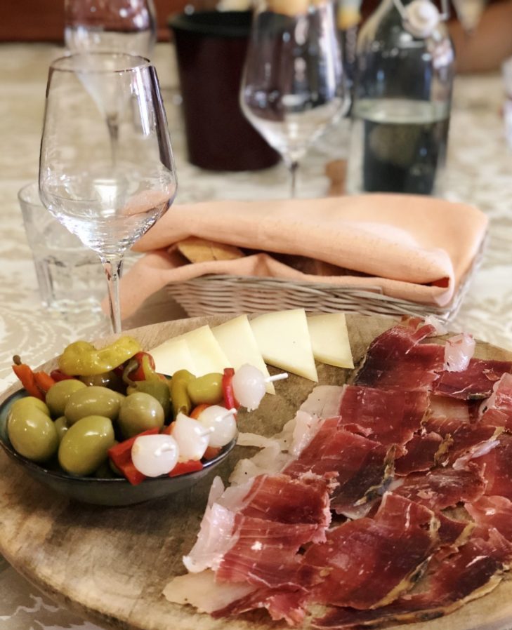 pršut sir prosciutto with chease